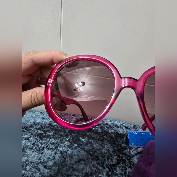 Round pink Gucci sunglasses - Picture 12 of 16